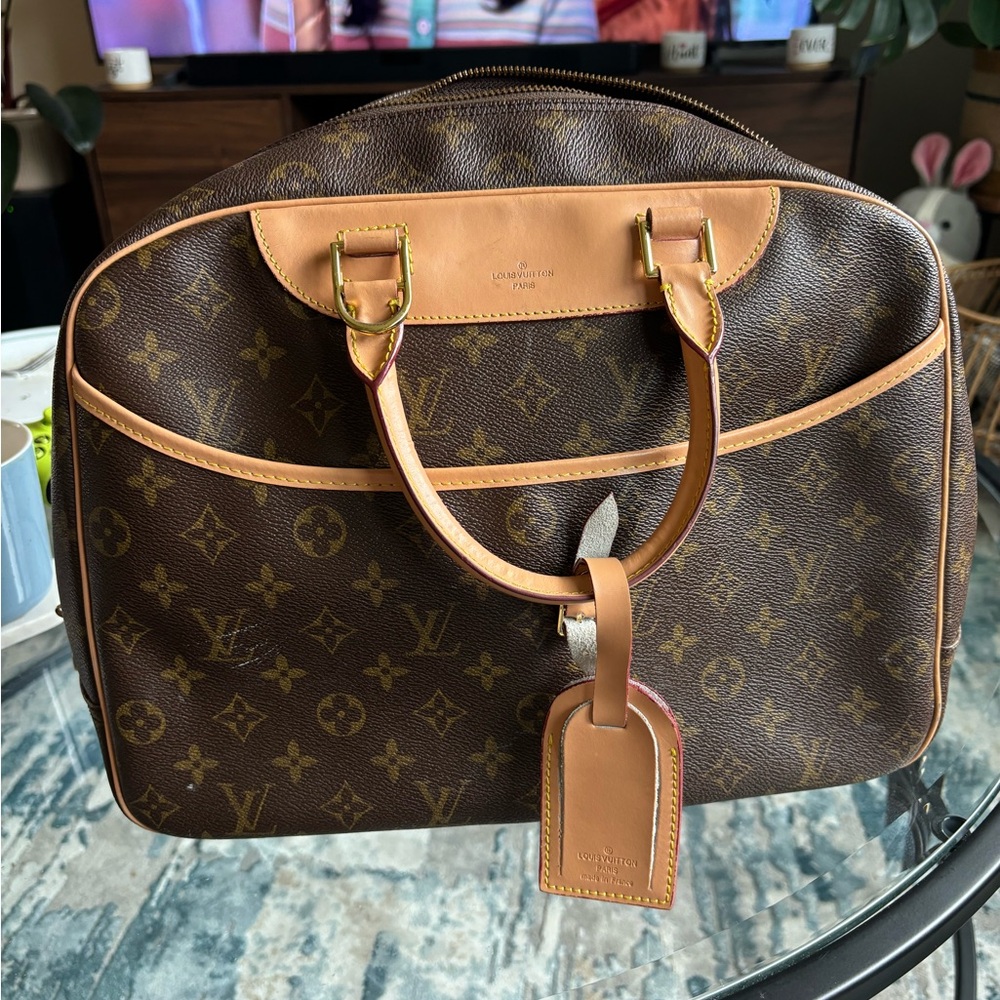 Vintage 2001 Louis Vuitton Deauville handbag